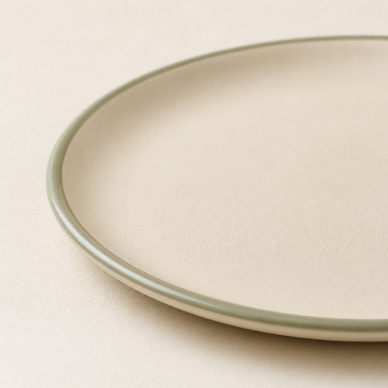 Still Dessert Plate — detail